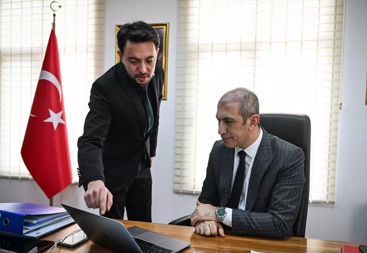 Kaymakam Aksu ‘Yılın Kareleri’ Oylamasına Katıldı