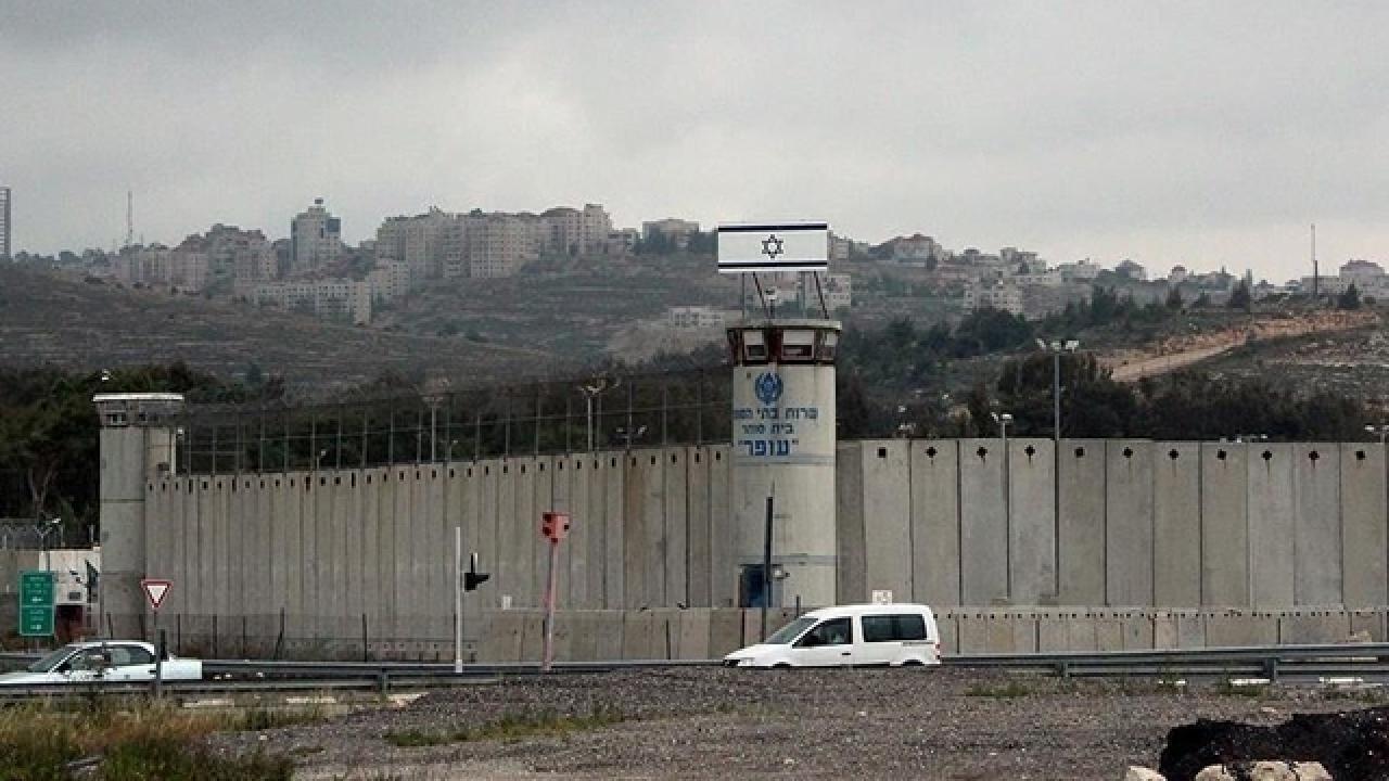 Katil İsrail, mahkumiyetleri biten yaklaşık 30 Filistinli mahkumu serbest bıraktı