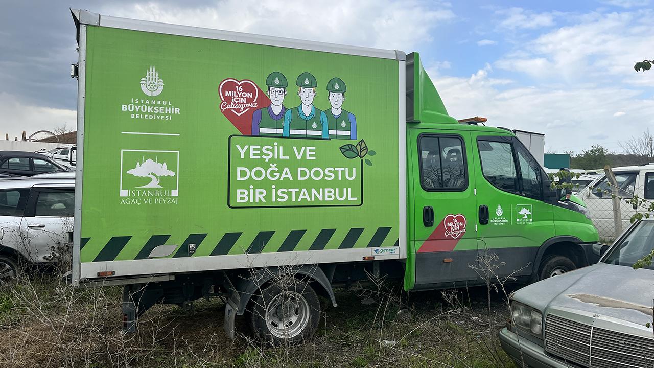 Edirne’de İBB’ye ait araçta 8 düzensiz göçmen yakalandı