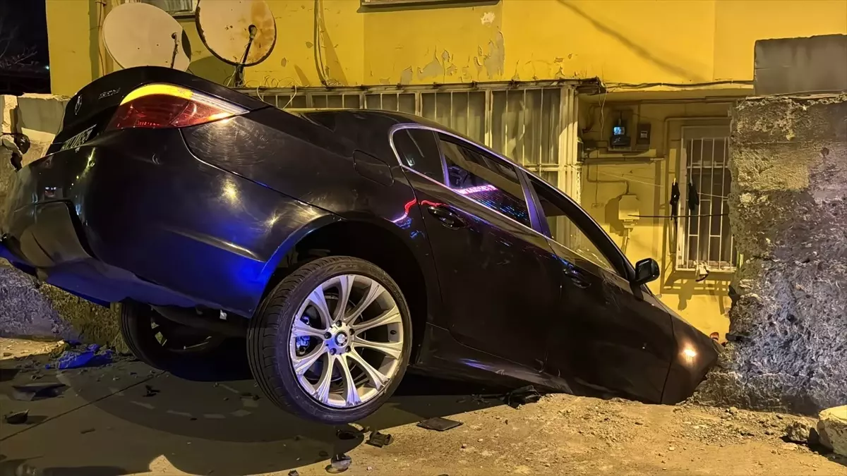 Üsküdar’da Otomobil Sürücüsü Kaçtı